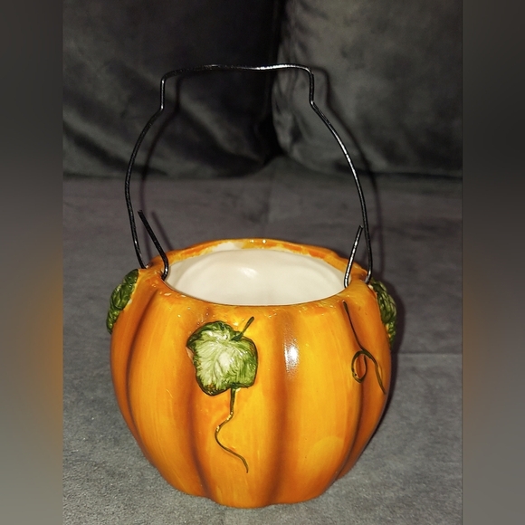 NIB TEA LIGHT HALLOWEEN CANDLE HOLDERS CERAMIC HAND-CRAFTED BUNDLE & CANDY BOWL - Picture 16 of 16